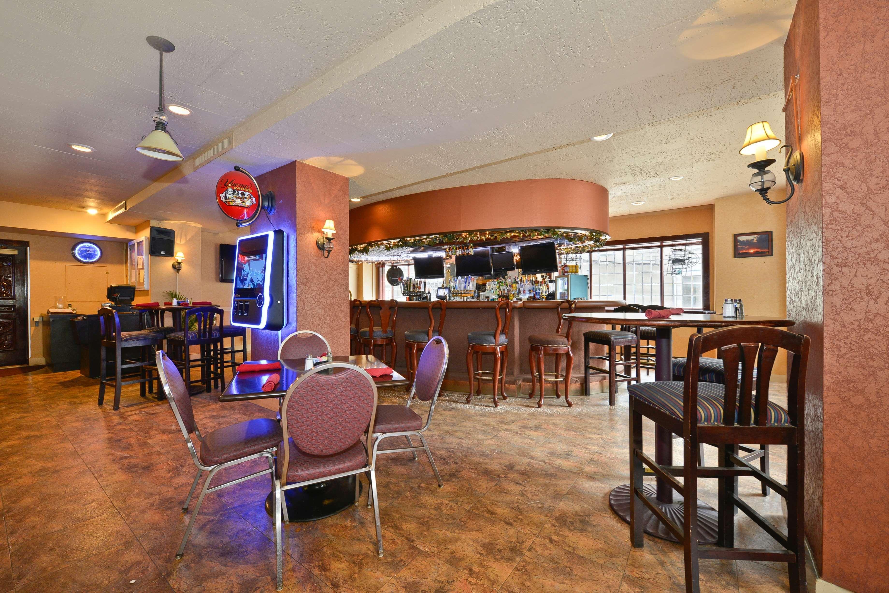 Best Western Plus Sidney Lodge Bagian luar foto