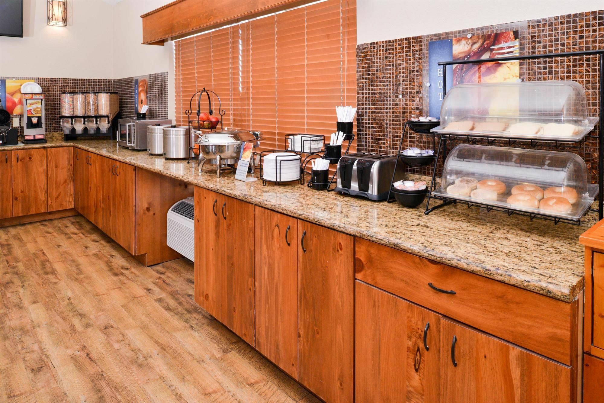 Best Western Plus Sidney Lodge Bagian luar foto